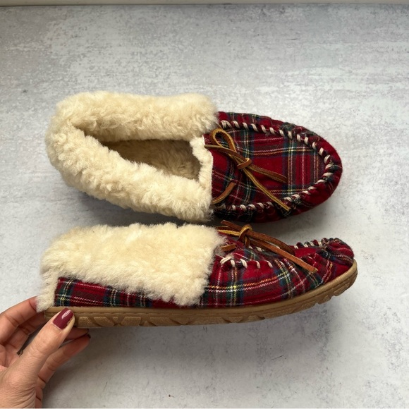 L.L. Bean Wicked Good Moccasin Slippers 7 - Picture 3 of 7